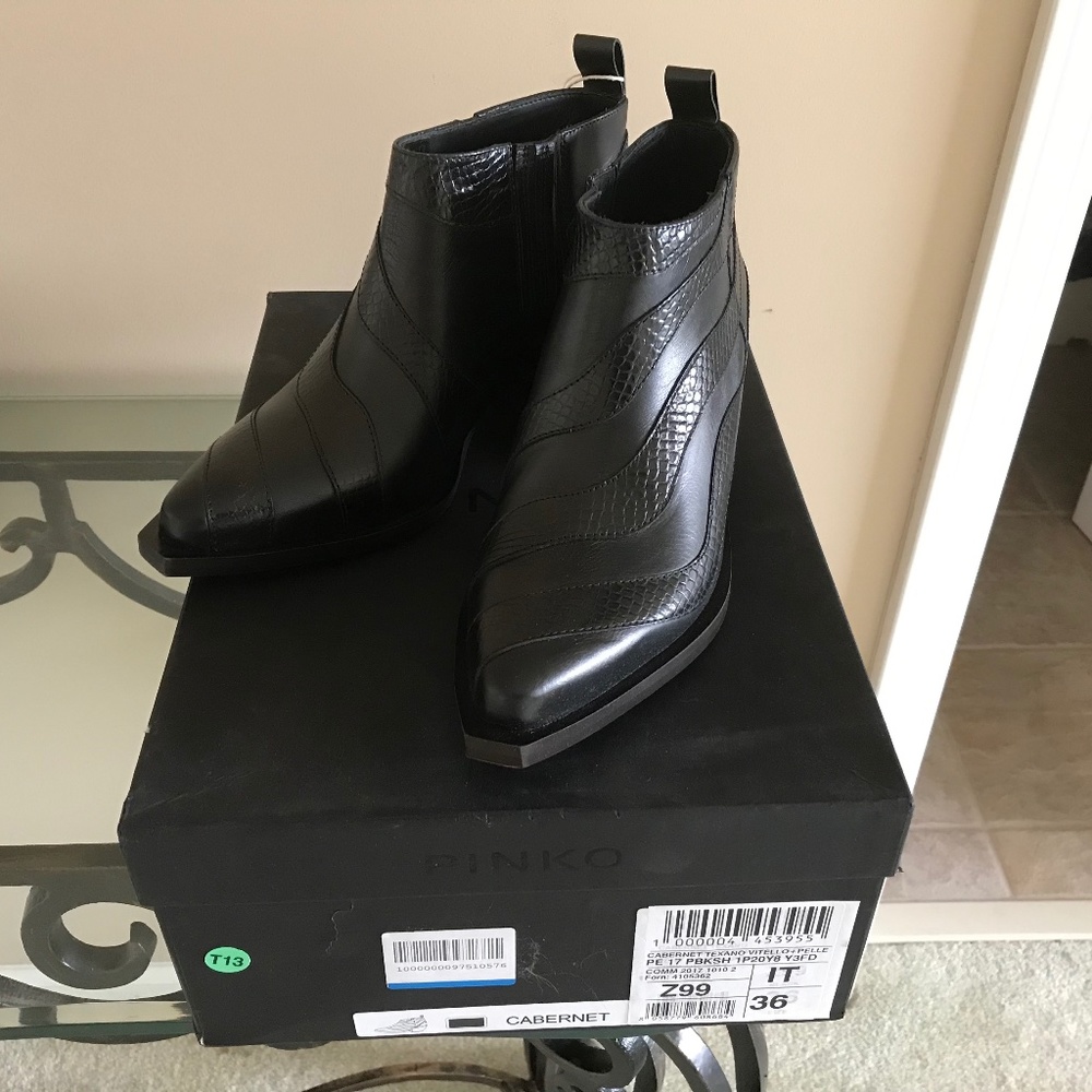 Pinko black boot